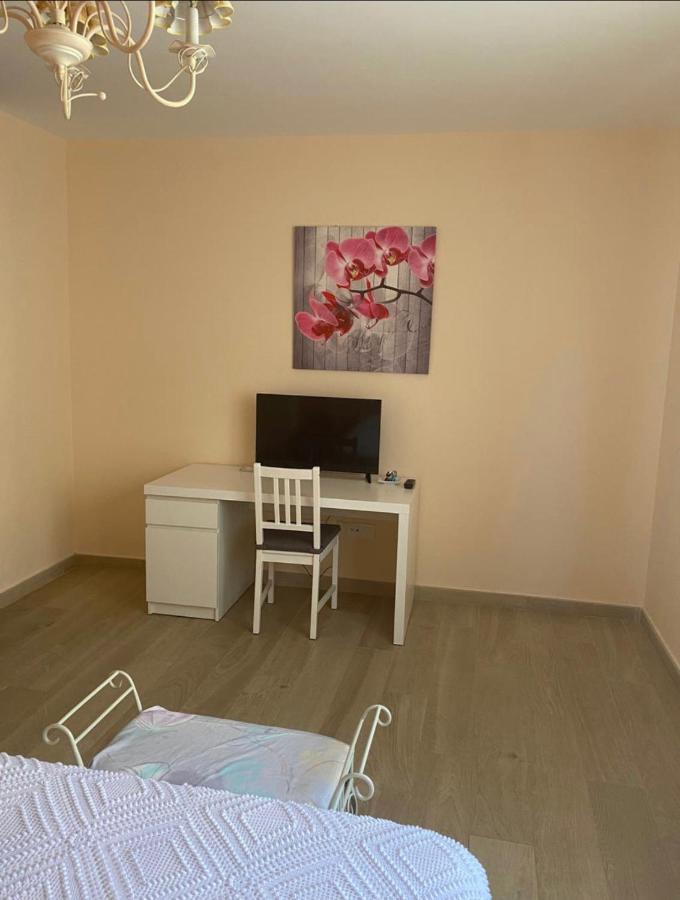 Hostal Sara Villafeliche ภายนอก รูปภาพ